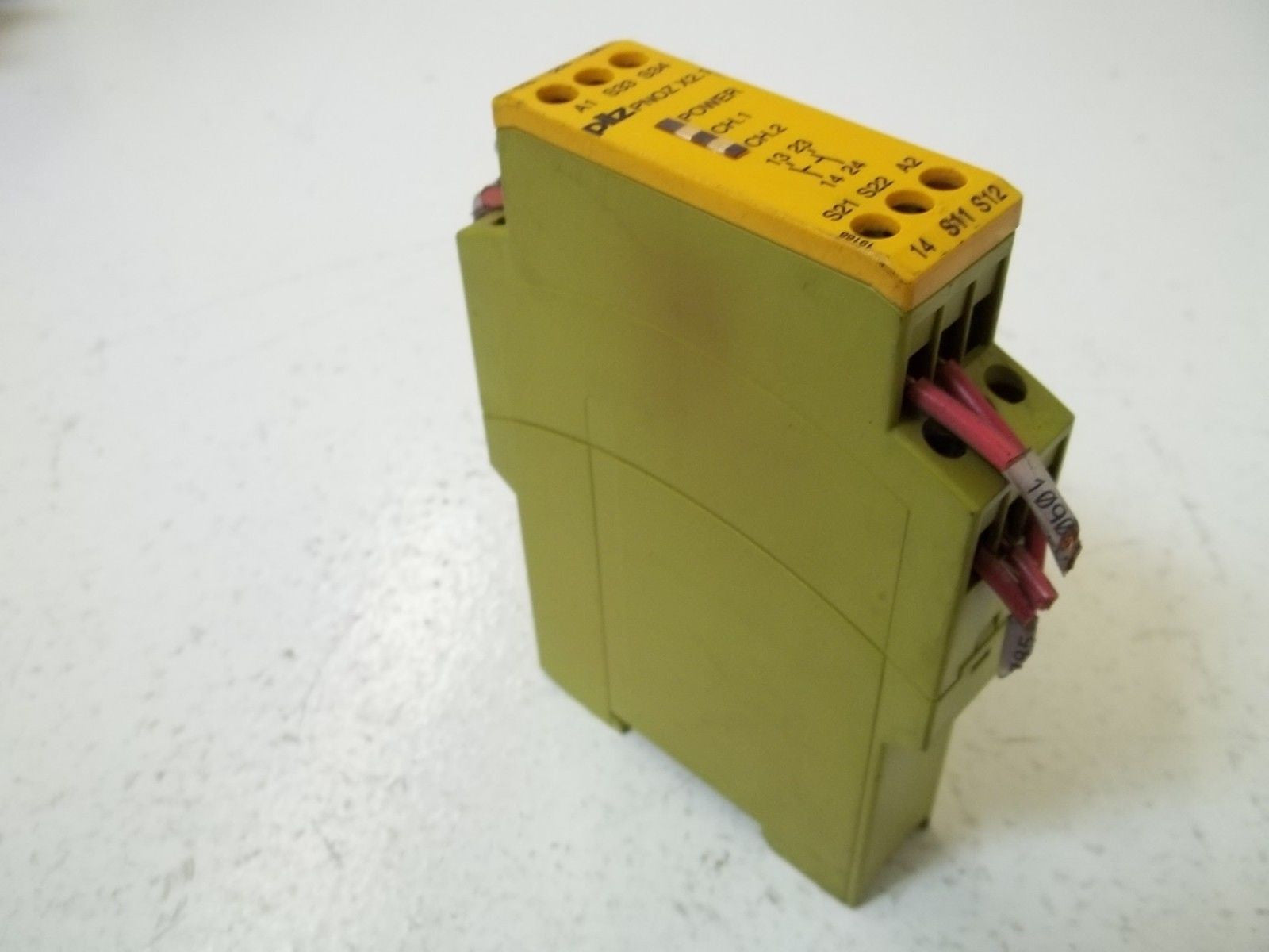 PILZ PNOZX2.124VAC/DC2n/o 774306 SAFETY RELAY *USED*