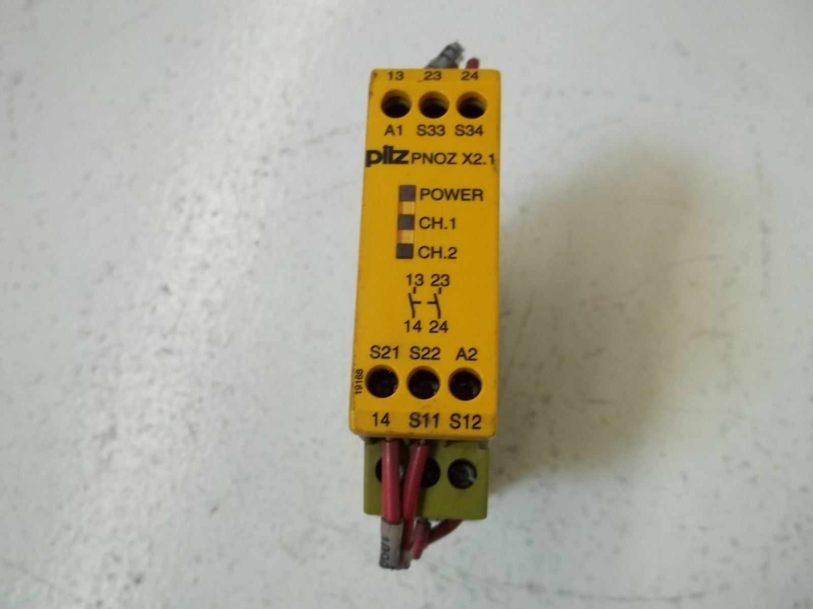 PILZ PNOZX2.124VAC/DC2n/o 774306 SAFETY RELAY *USED*