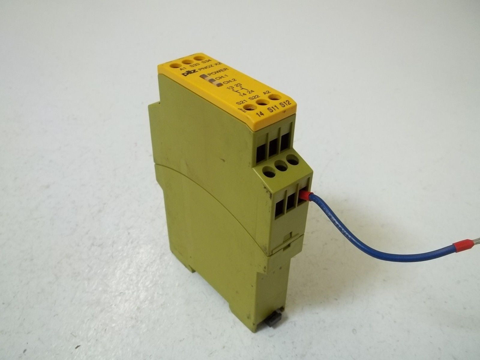 PILZ PNOZ X2 2S SAFETY RELAY *USED*