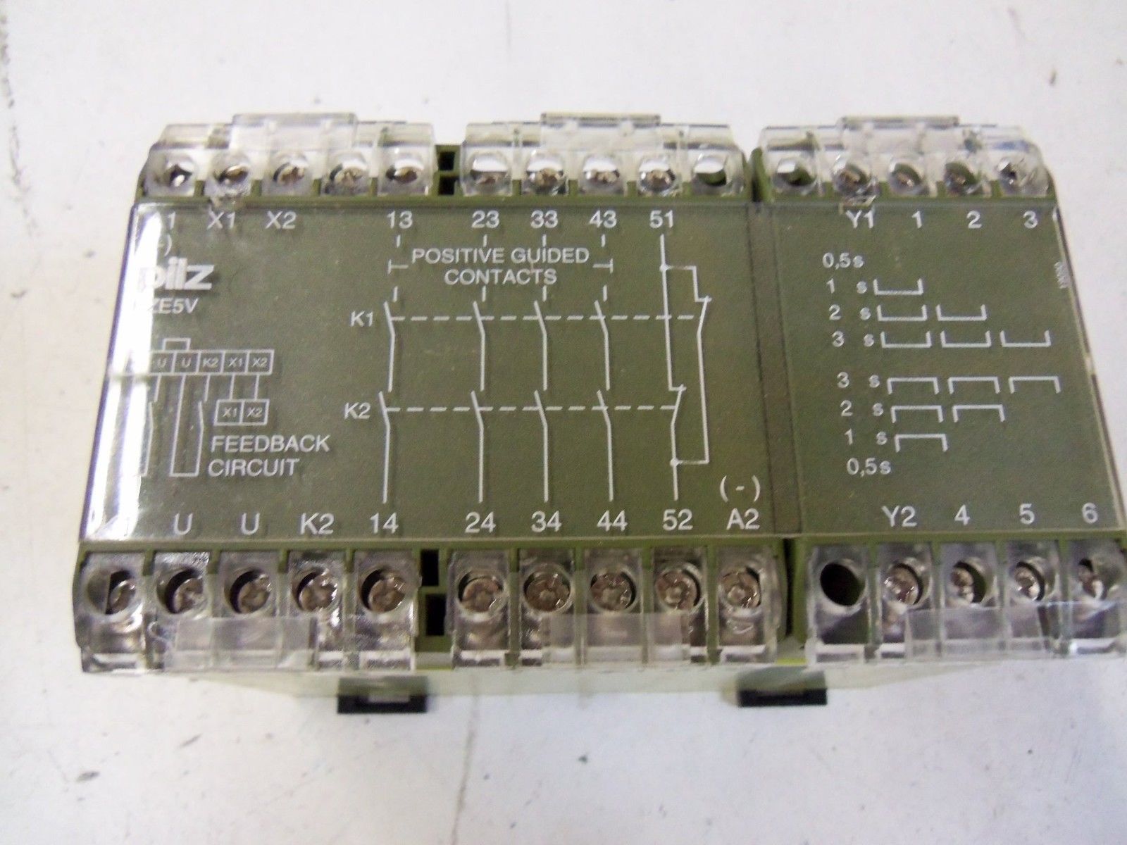 PILZ PZE5V3SEC4S/1O *NEW IN BOX*