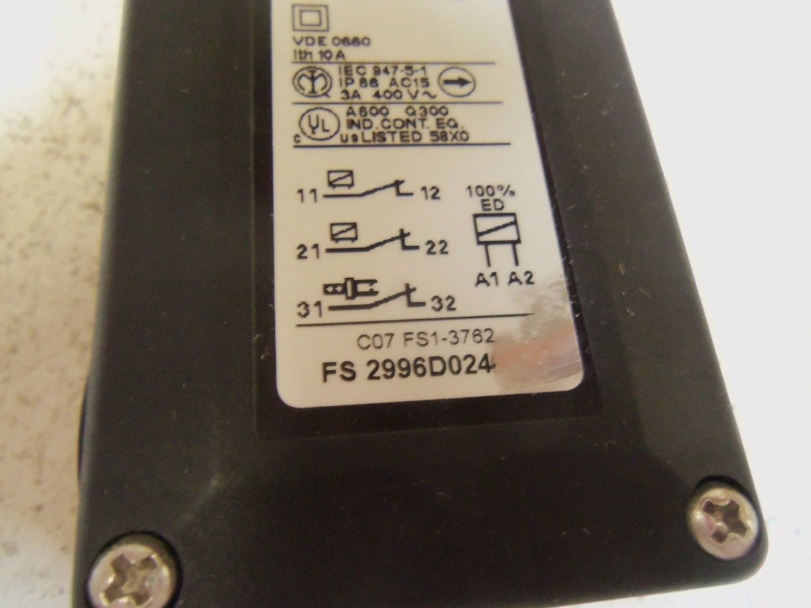 PIZZATO SAFETY SWITCH FS 2996D024 *USED*