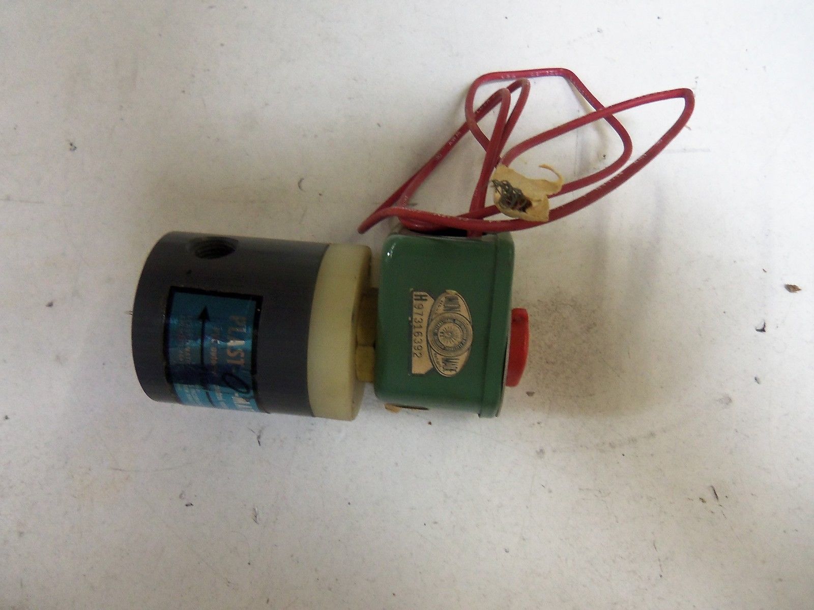 PLAST-O-MATIC EUC2V4G9 *USED*