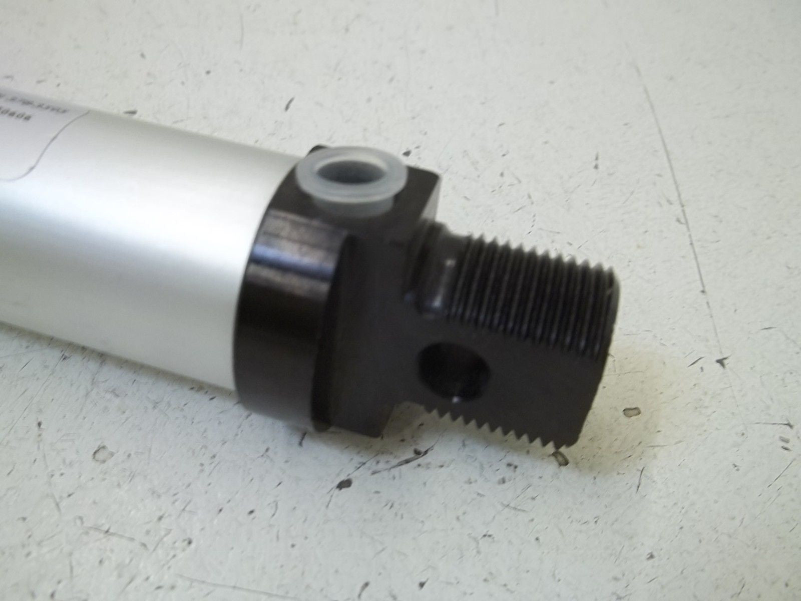 PNEUMAX 1260.25.40.M CYLINDER *NEW NO BOX*