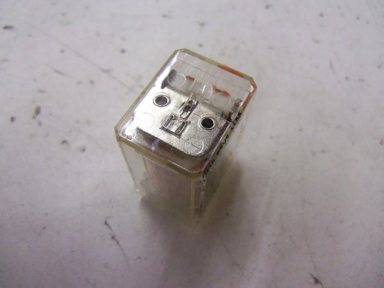 POTTER & BRUMFIELD R10-E2X2-V700 24VDC *NEW NO BOX*