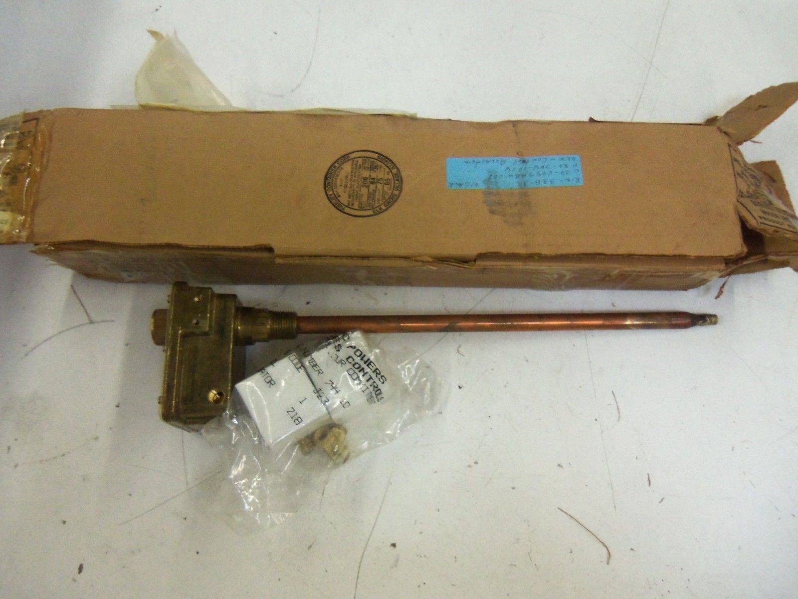 POWERS PROCESS CONTROLS ACCRITEM 744-1218 TEMPERATURE CONTROLLER *NEW IN BOX*