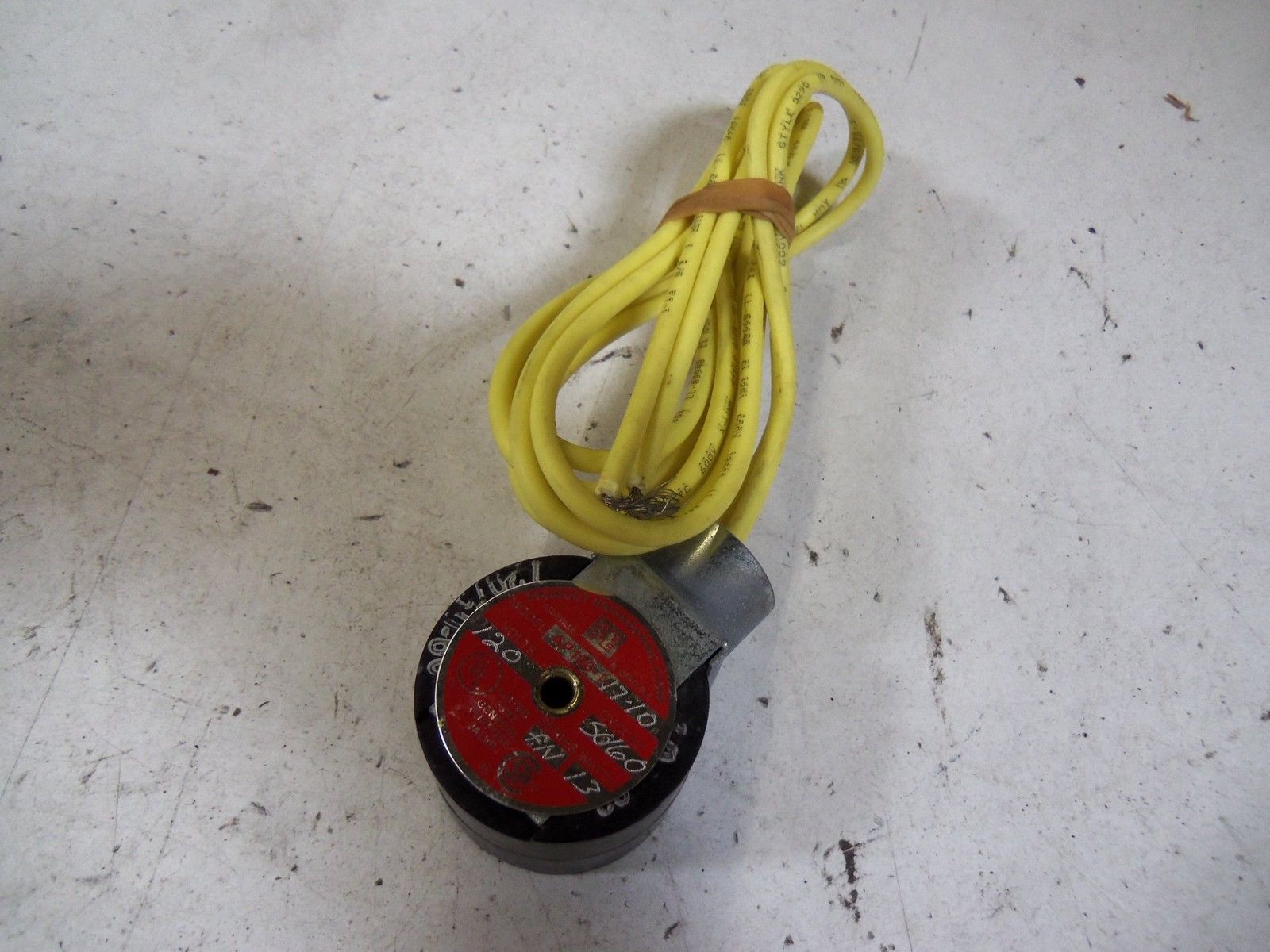 PRODUCT ENGINEERING CORP. AP100-1-17-10 *USED*