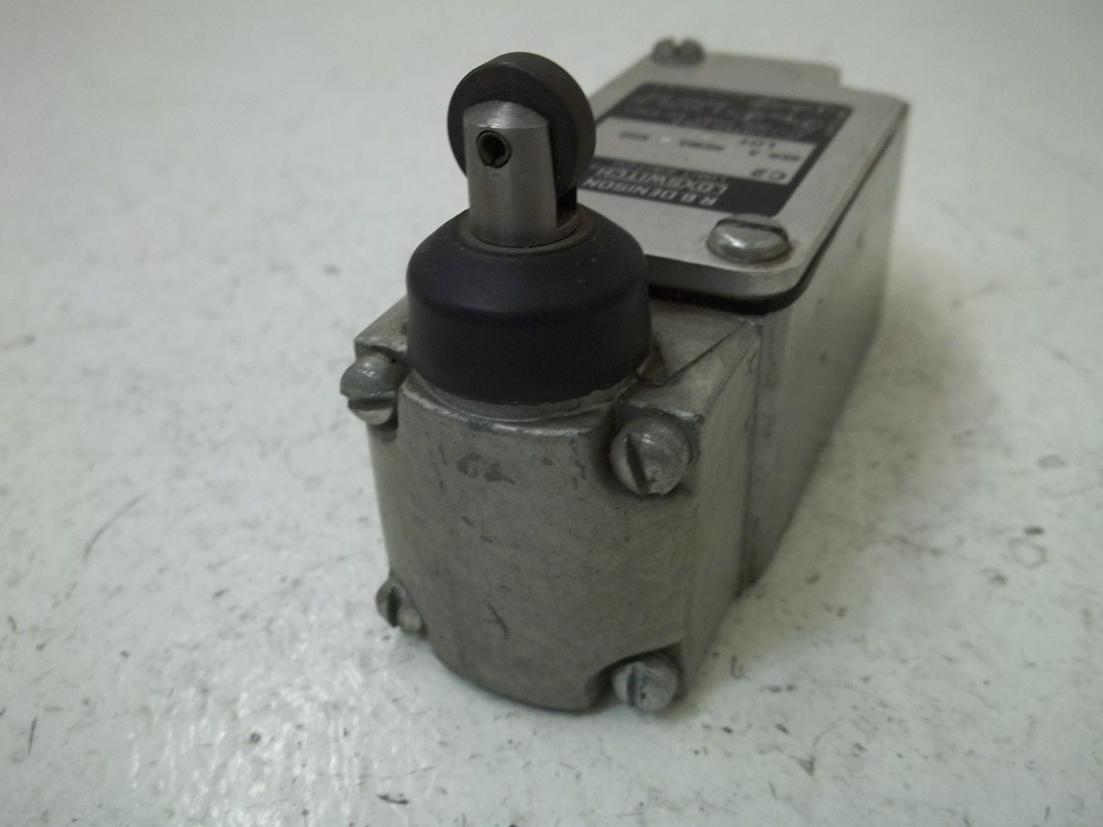 R.B. DENSION C2JK4 SER.A  LIMIT SWITCH *USED*