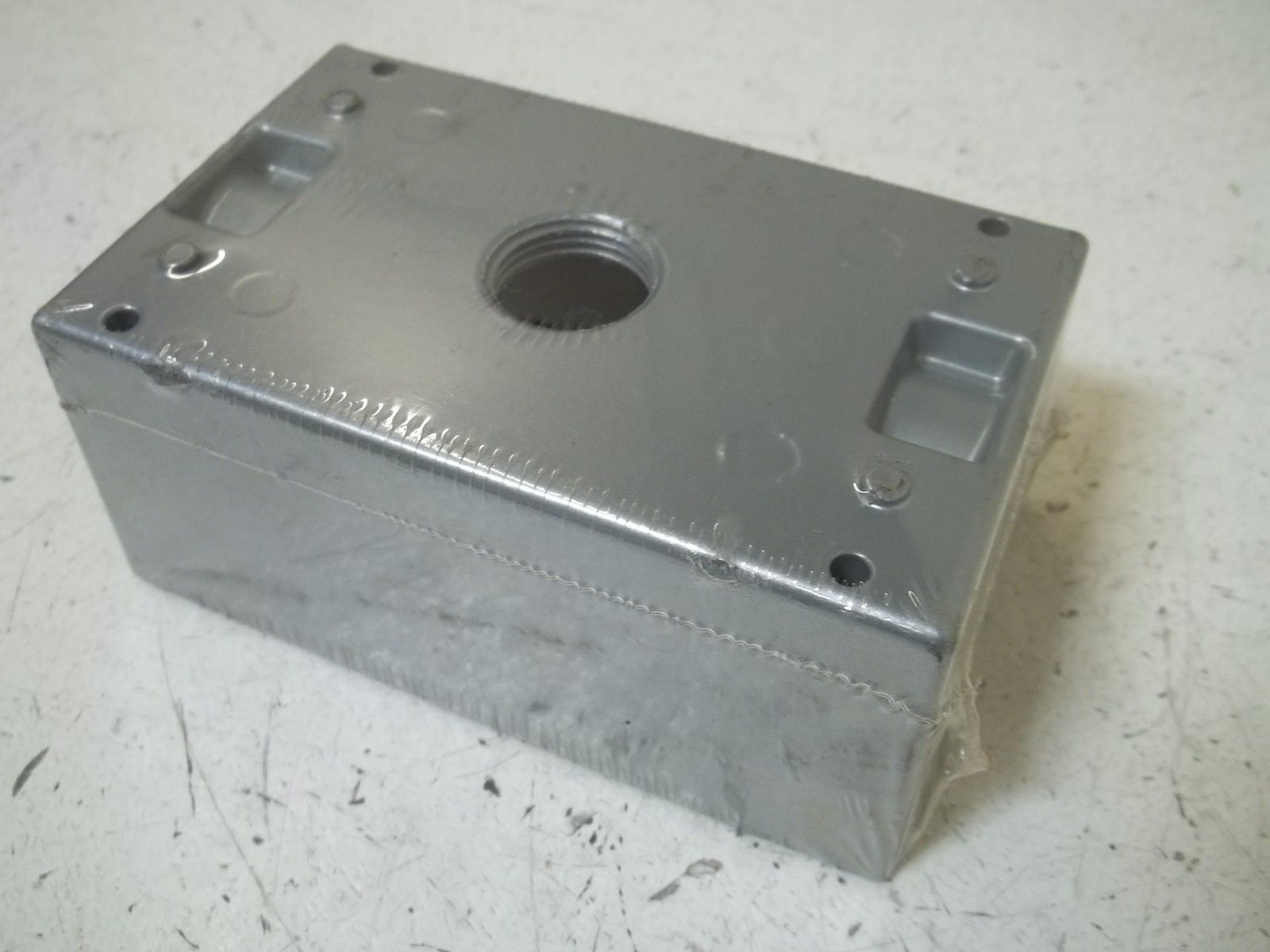 RED DOT IH3-1-LM OUTLET BOX 1/2" * ORIGINAL PACKAGE *