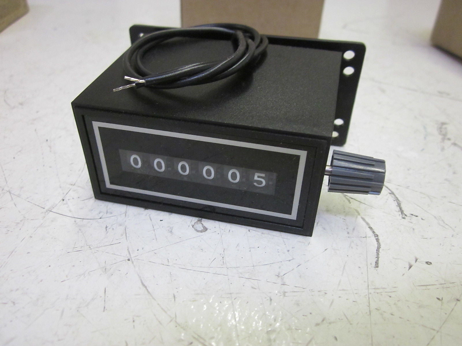 REDINGTON 8-1006 COUNTER TOTALIZER BASE MOUNT 24VDC *NEW IN BOX*