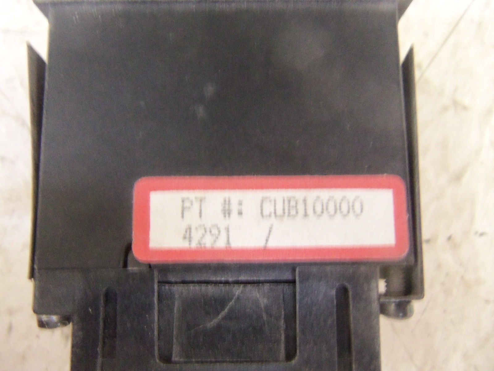 RED LION CONTROLS CUB10000 MINIATURE COUNTER *USED*
