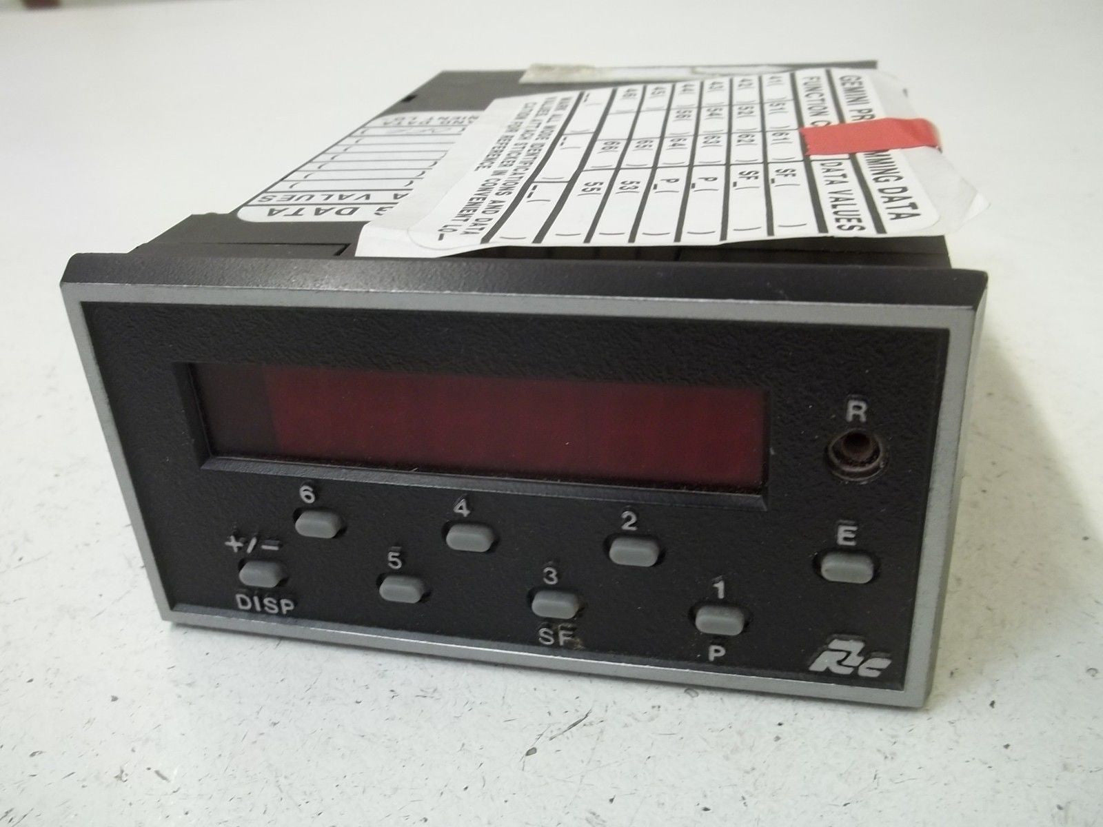 RED LION CONTROLS GEM10001 COUNTER *USED*