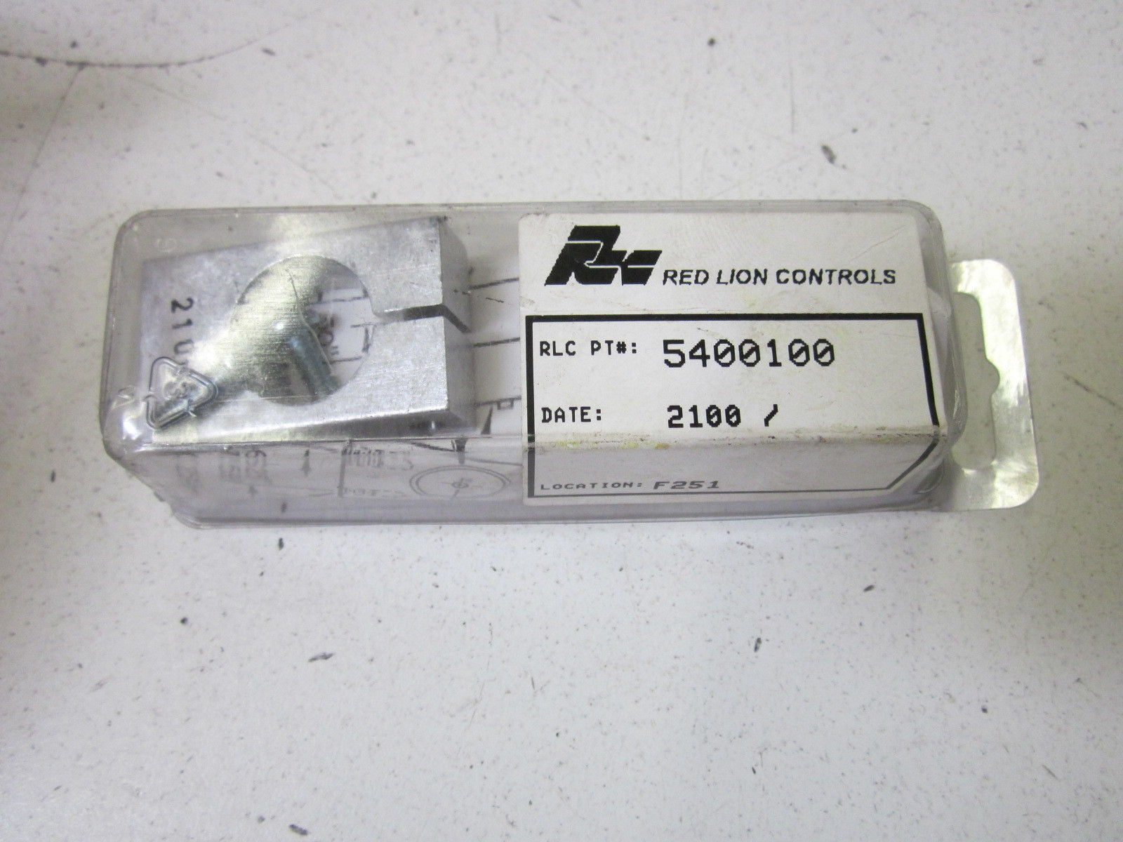 RED LION CONTROLS 5400100 SENSOR MOUNT *NEW IN BOX*