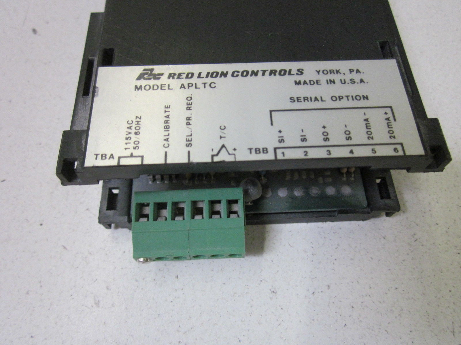 RED LION CONTROLS APLTC400 THERMOCOUPLE INDICATOR GAUGE *USED*