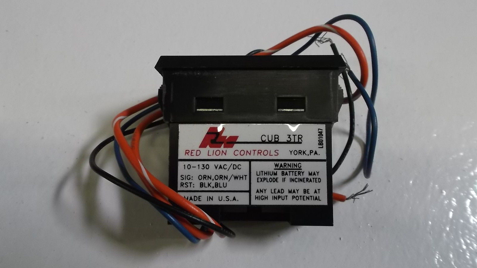 RED LION CONTROLS CUB 3TR DIGITAL COUNTER *USED*