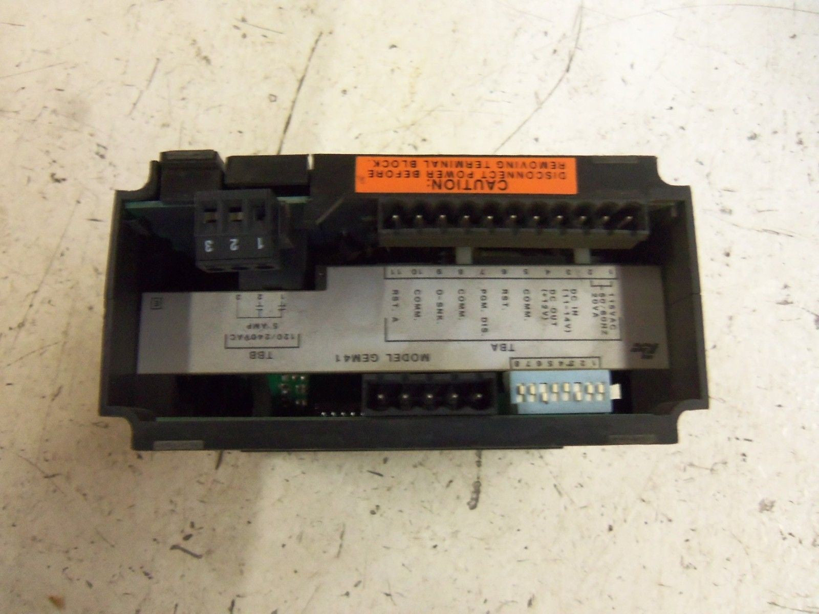 RED LION CONTROLS GEM41000 COUNTER/RATE METER *USED*