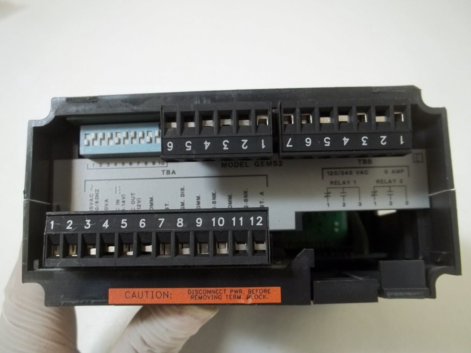 RED LION CONTROLS GEM52101 COUNTER *USED*