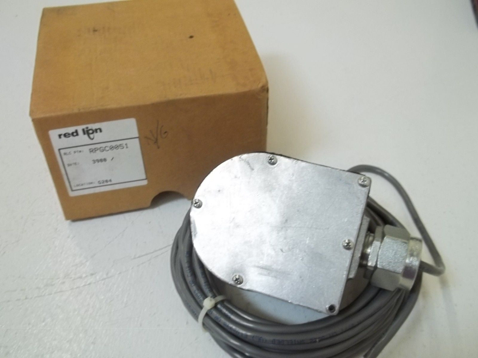 RED LION CONTROLS RPGC0051 PULSE GENERATOR *USED*