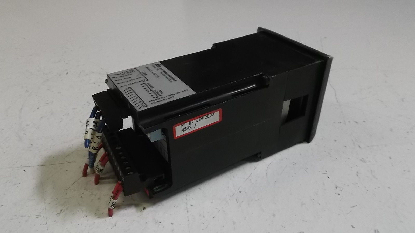 RED LION CONTROLS LIBT2E TIMER *USED*