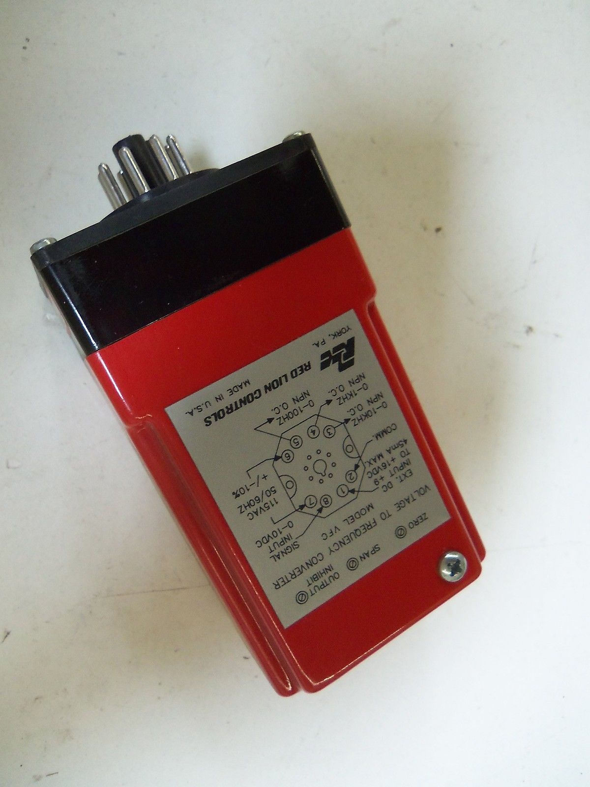 RED LION CONTROLS VFC10000 FREQUENCY CONVERTER  *USED*