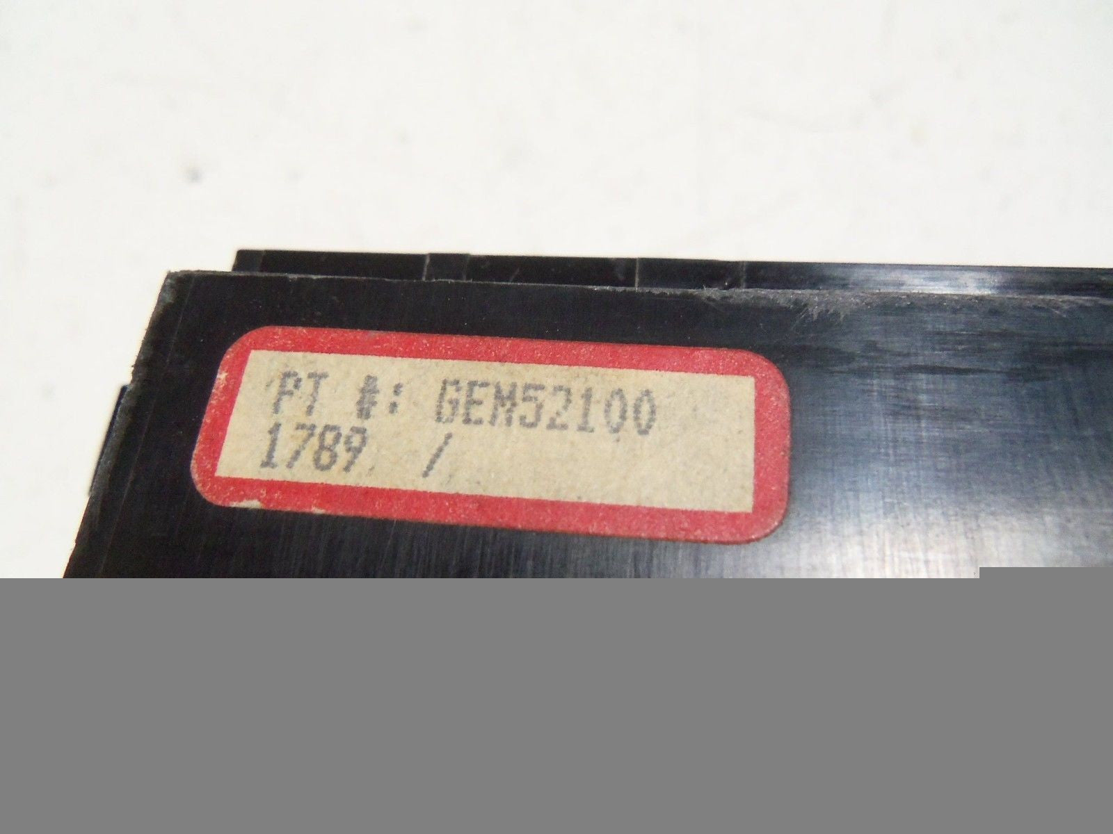 RED LION CONTROLS GEM52100 COUNTER *USED*