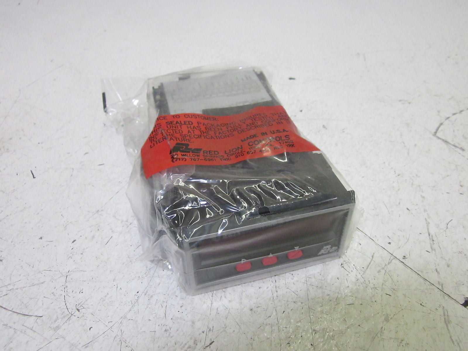 RED LION IMI04103 DIGITAL COUNTER 115VAC  *NEW IN BOX*