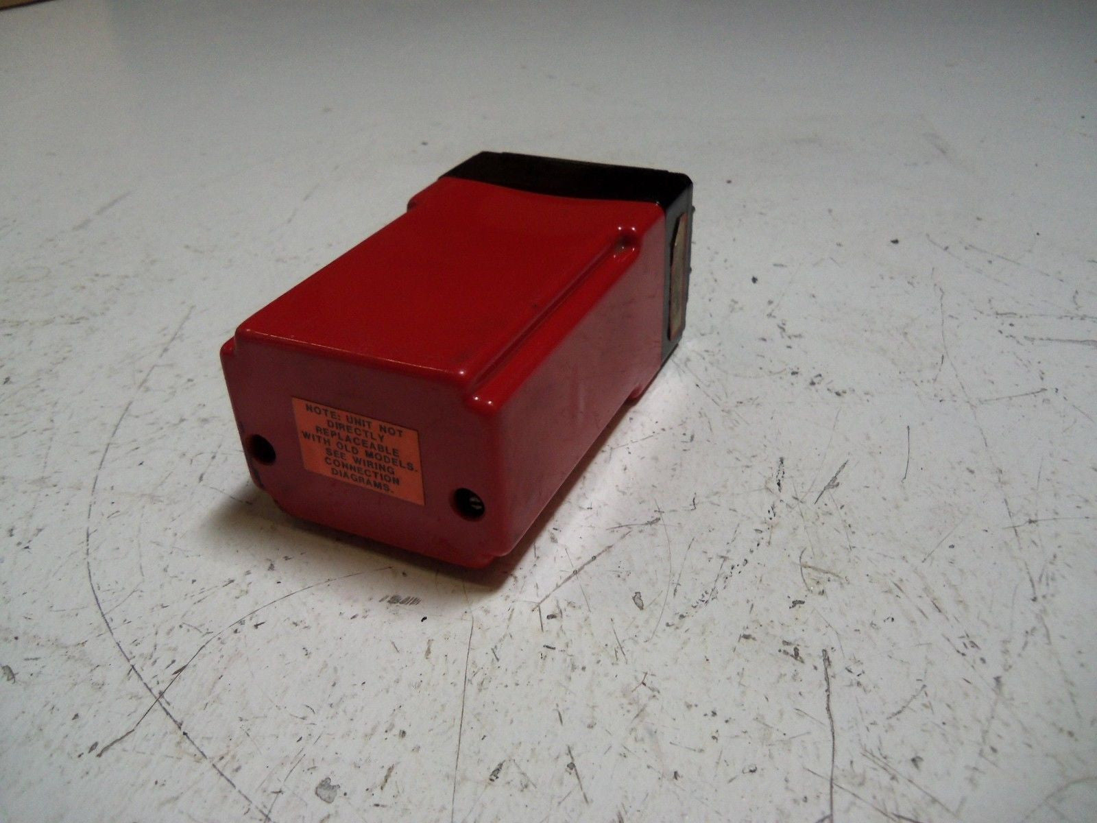 RED LION PRS1-D101 PLUG-IN SPEED SWITCH *USED*