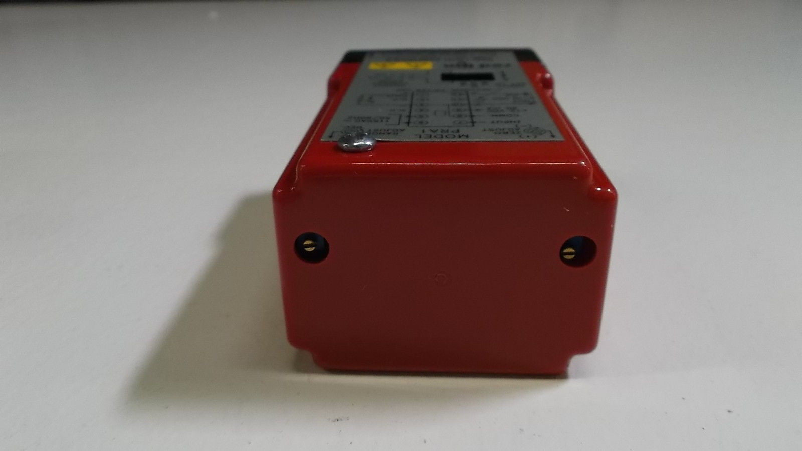 RED LION RELAY PRA11021 /4001 *NEW IN BOX*