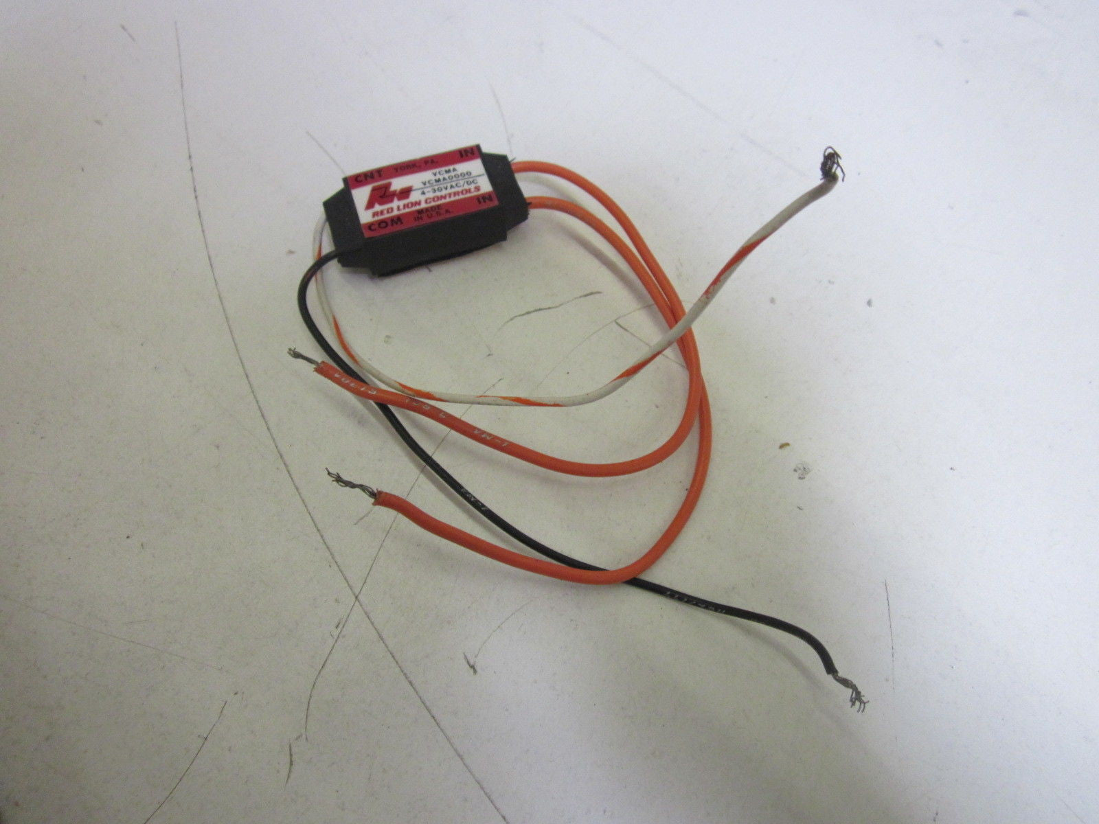 RED LION CONTROLS VCMA0000 VOLTAGE CONVERTER MODULE *USED*
