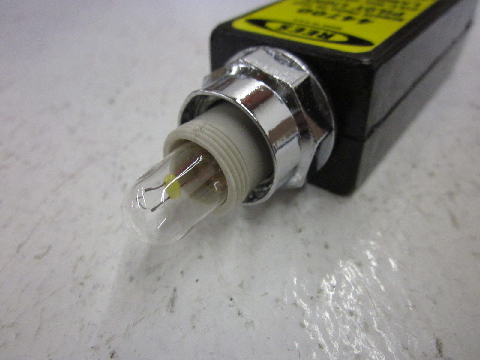 REES 44700-000 PILOT LIGHT *NEW IN BOX*