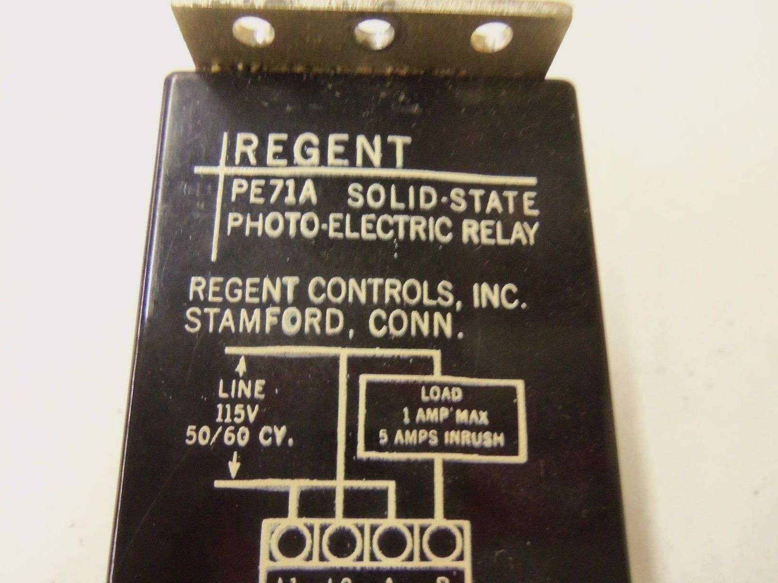 REGENT CONTROLS PE71A SOLID-STATE PHOTO-ELECTRIC RELAY *USED*