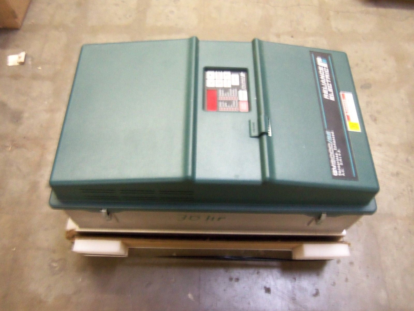 RELIANCE 30V4160 AC DRIVE GV3000/SE *USED*