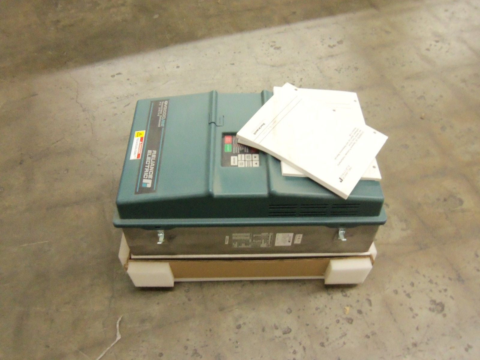 RELIANCE 40V4160 AC DRIVE *NEW IN BOX*