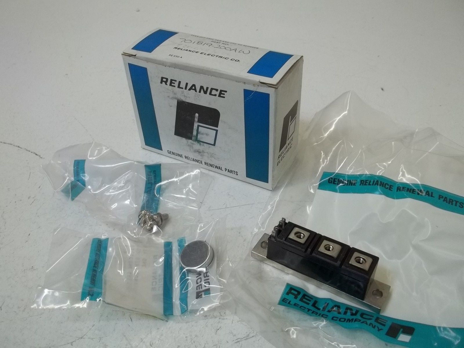 RELIANCE ELECTRIC 701879-200AW *NEW IN BOX*