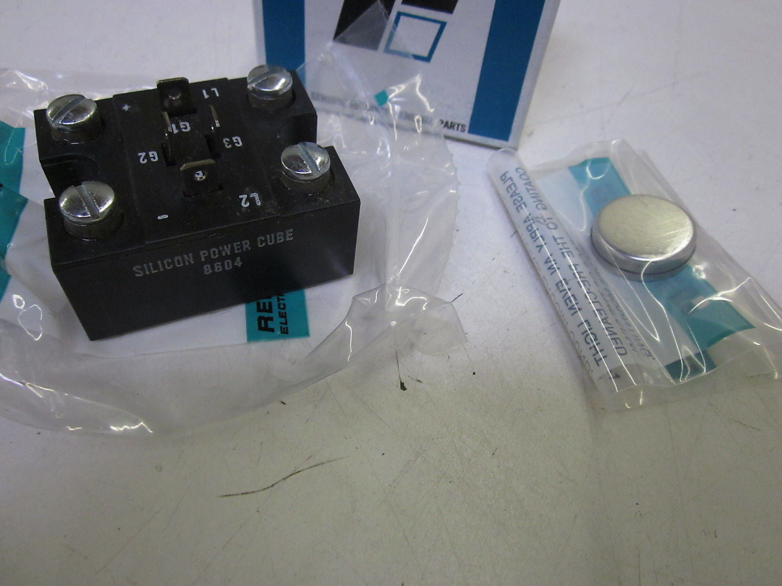 RELIANCE ELECTRIC 701819-10AC *NEW IN BOX*
