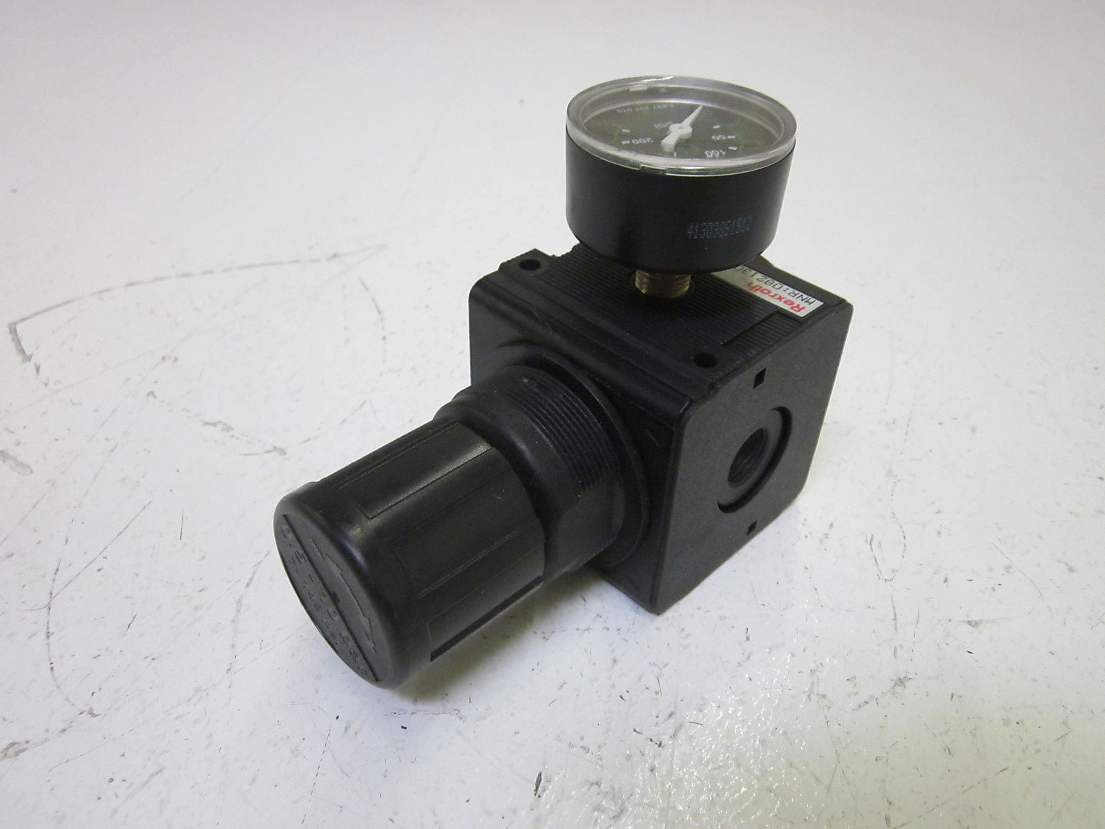 REXROTH 0821300370 W/ GAUGE *USED*