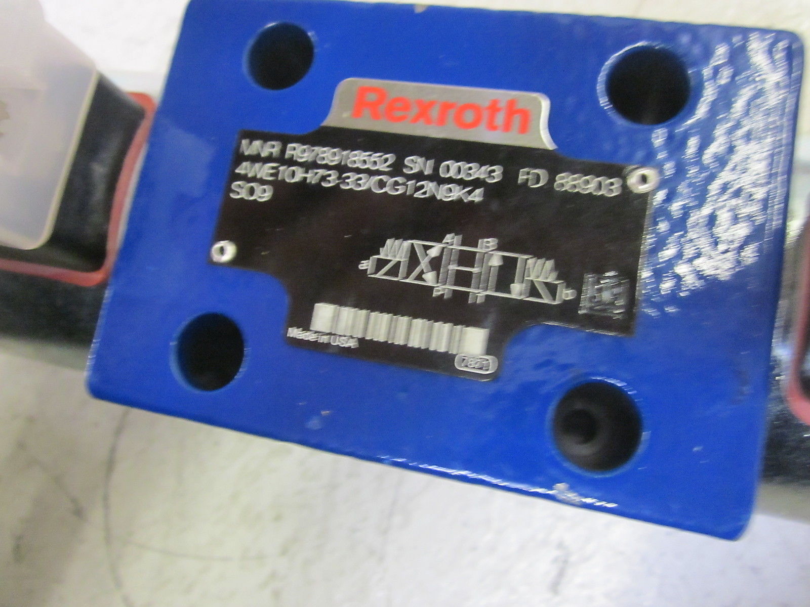 REXROTH 4WE10H73-33/CG12N9K4 HYDRAULIC VALVE  *NEW NO BOX*