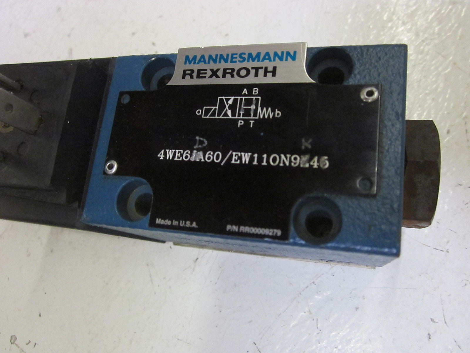 REXROTH 4WE6D60/EW110N9K4 DIRECTIONAL CONTROL VALVE (AS PICTURED) *USED*