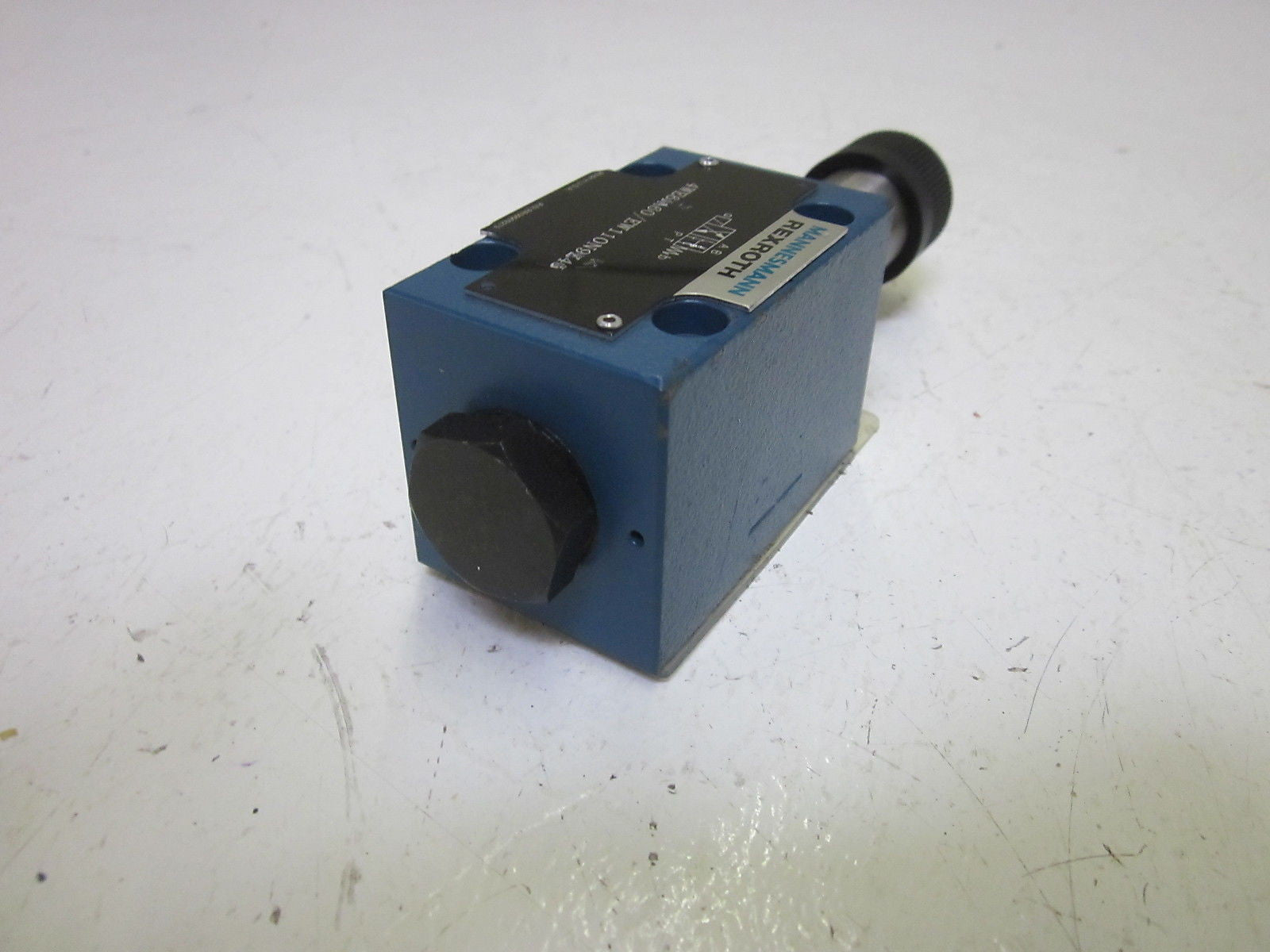 REXROTH 4WE6D60/EW110N9K4 VALVE (AS PICTURED) *USED*
