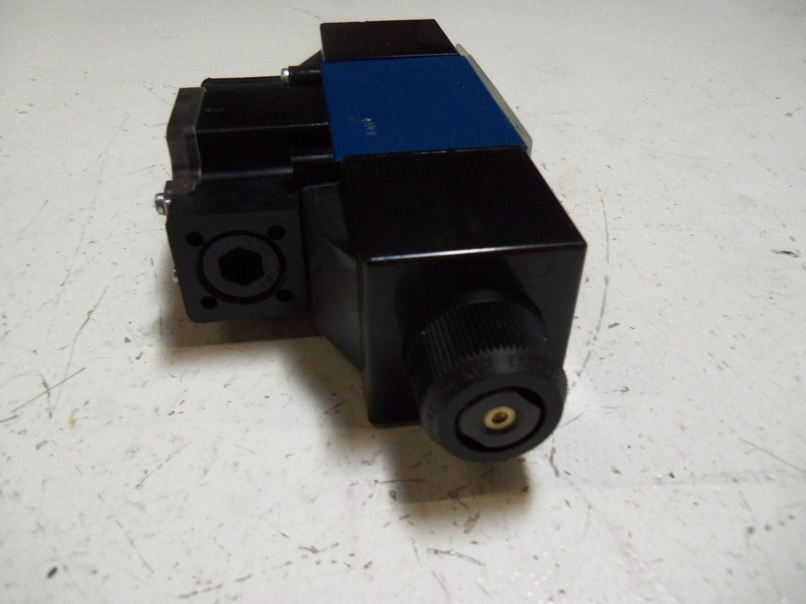 REXROTH 4WE6E22/EW110N9DAL/62 HYDRAULIC VALVE *NEW NO BOX*