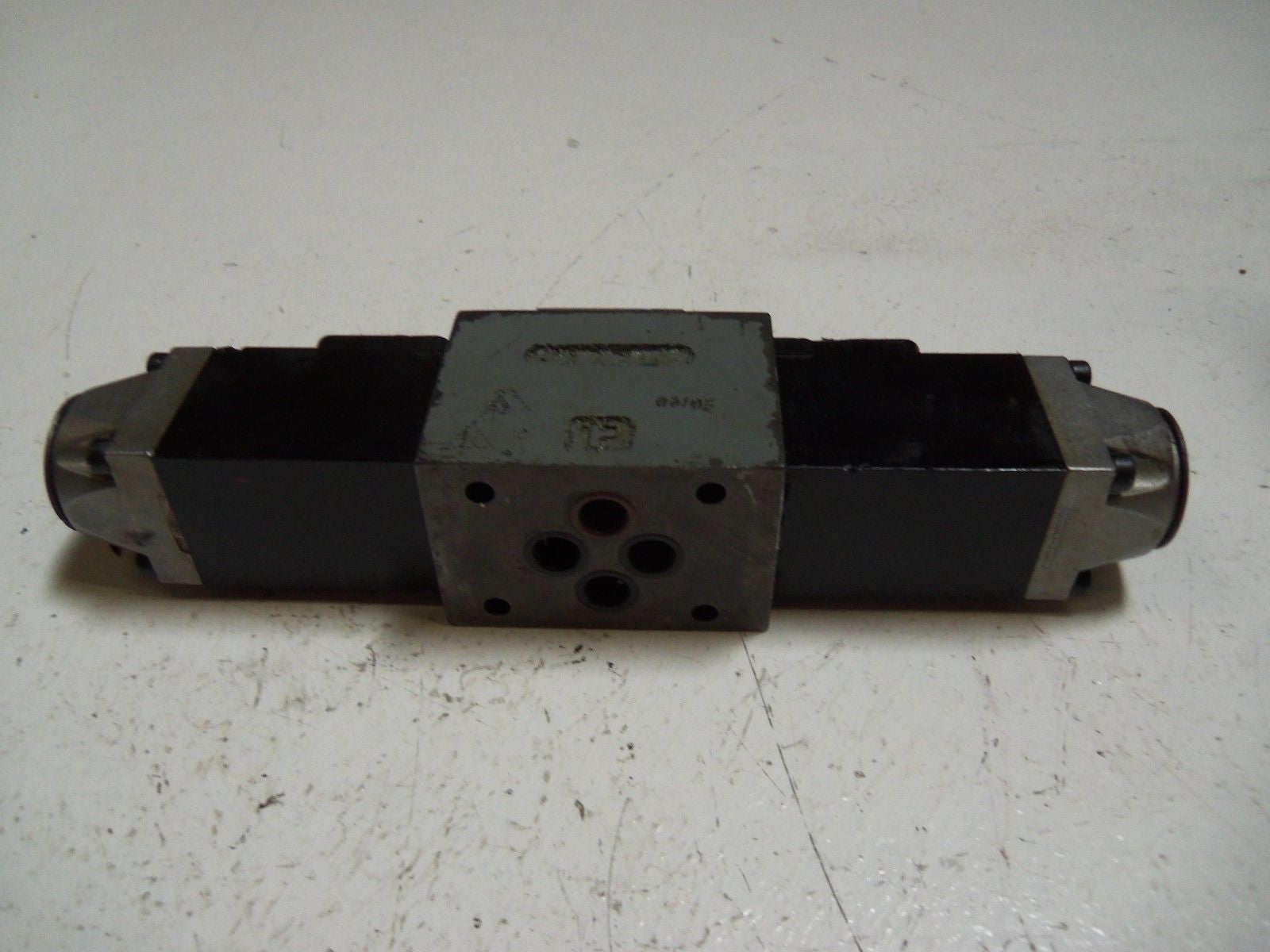 REXROTH 4WE6H51/AG24NZ45V VALVE *USED*