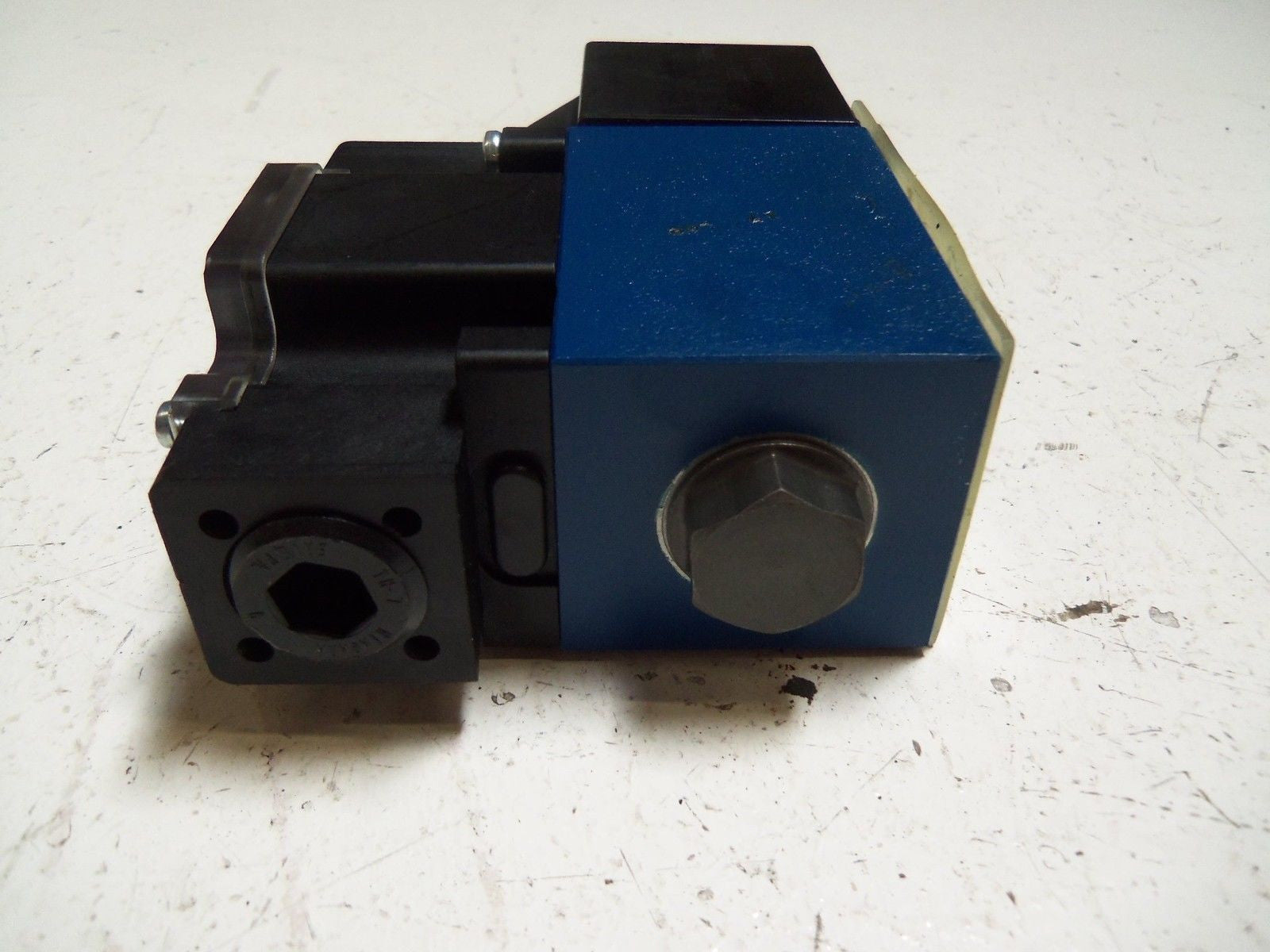 REXROTH 4WE6MA62/EW110N9DAL/62 HYDRAULIC VALVE *NEW NO BOX*