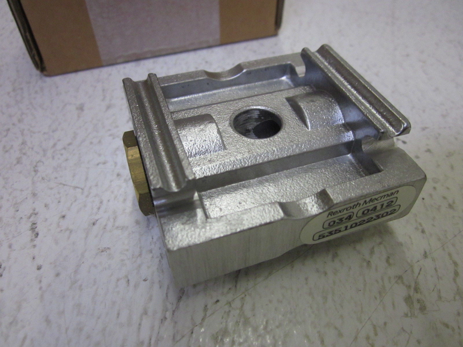 REXROTH BOSH GROUP 5351 022 302 PORTING BLOCK *NEW IN BOX*