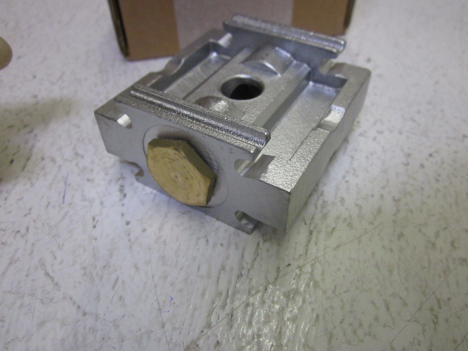 REXROTH BOSH GROUP 5351 022 302 PORTING BLOCK *NEW IN BOX*