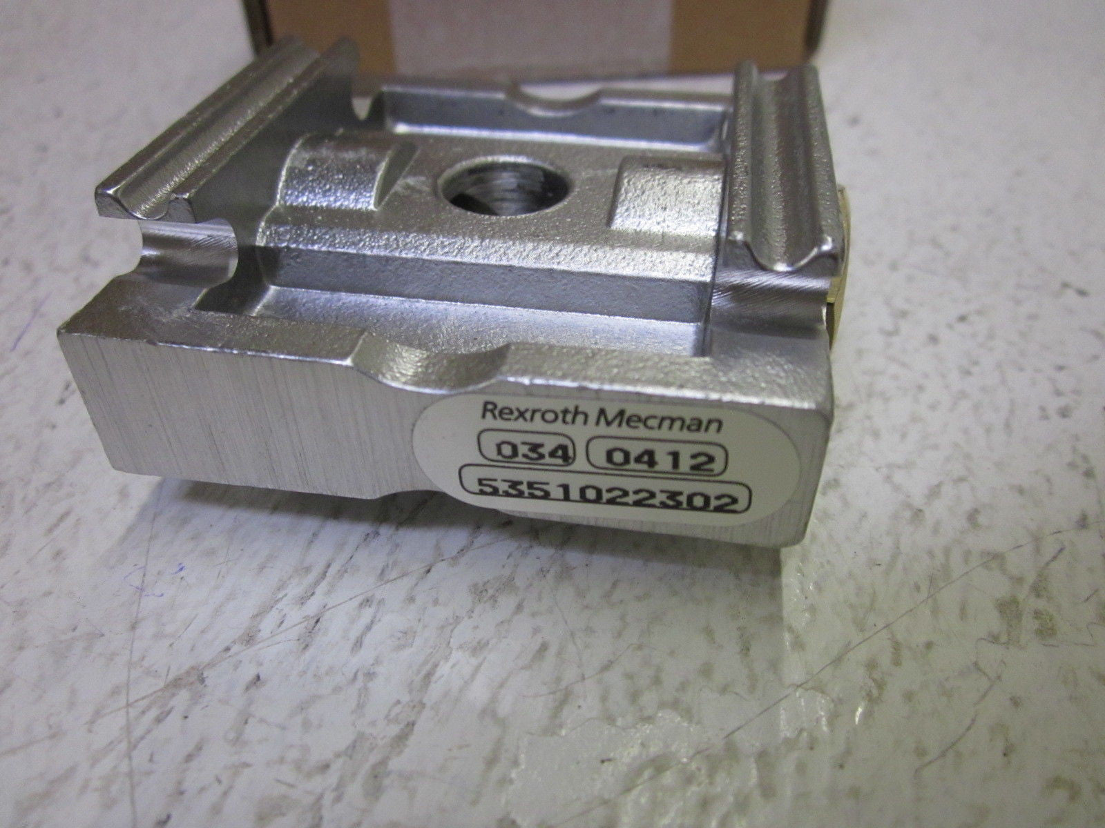 REXROTH BOSH GROUP 5351 022 302 PORTING BLOCK *NEW IN BOX*