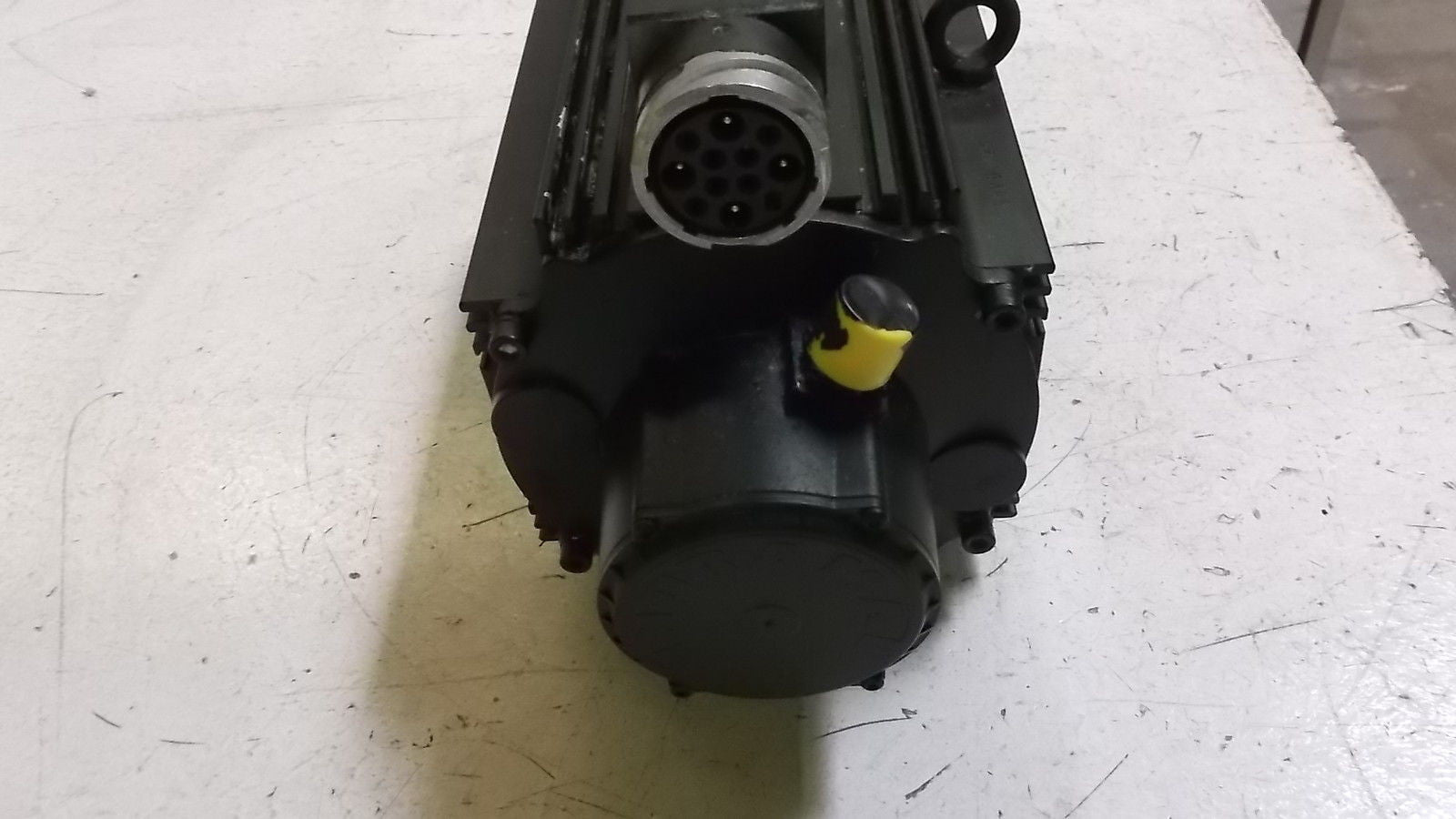 REXROTH MKD112B-024-GP0-BN SERVO MOTOR *USED*