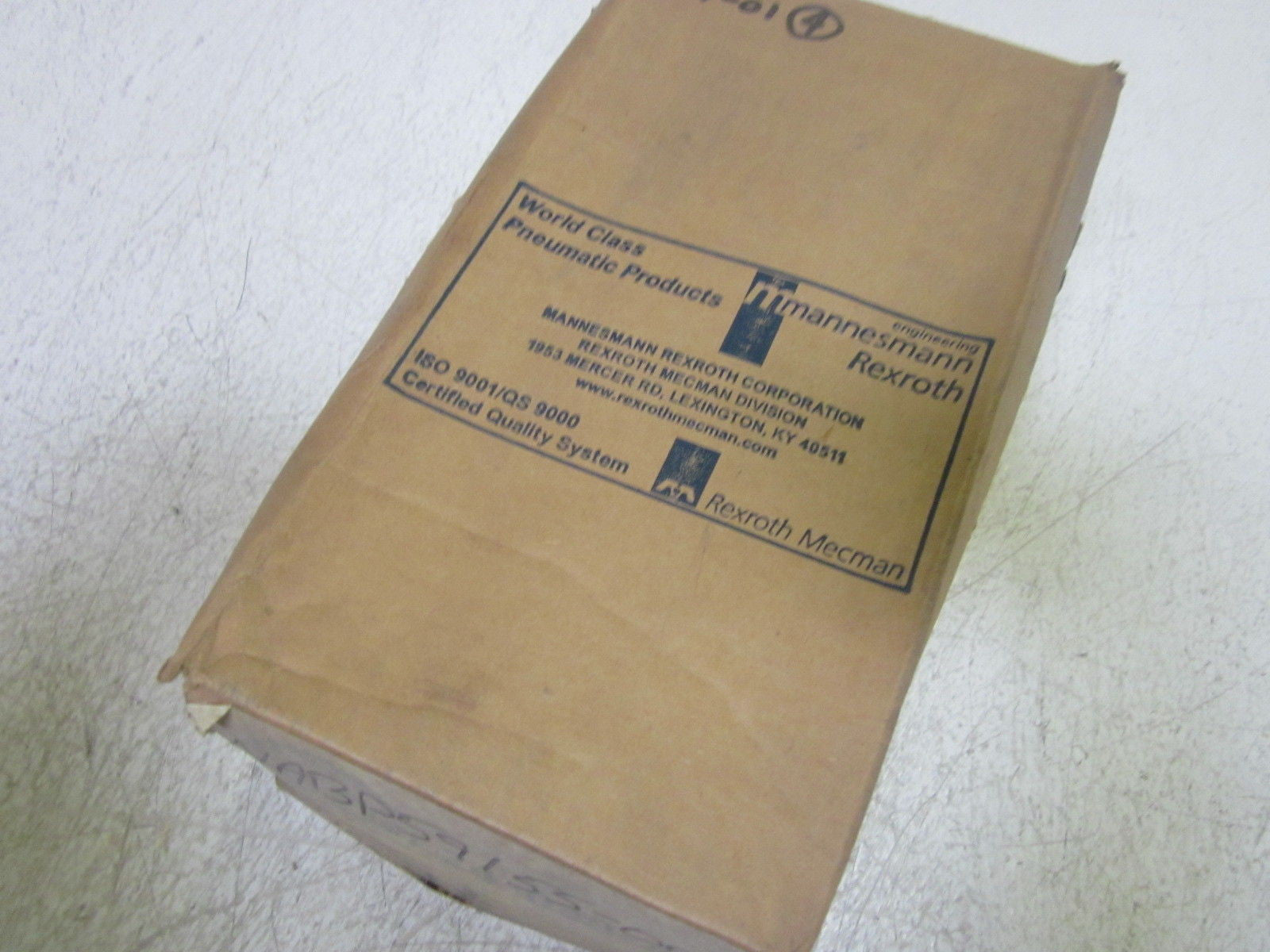 REXROTH P5915550 200PSI PNEUMATIC CYLINDER *NEW IN BOX*