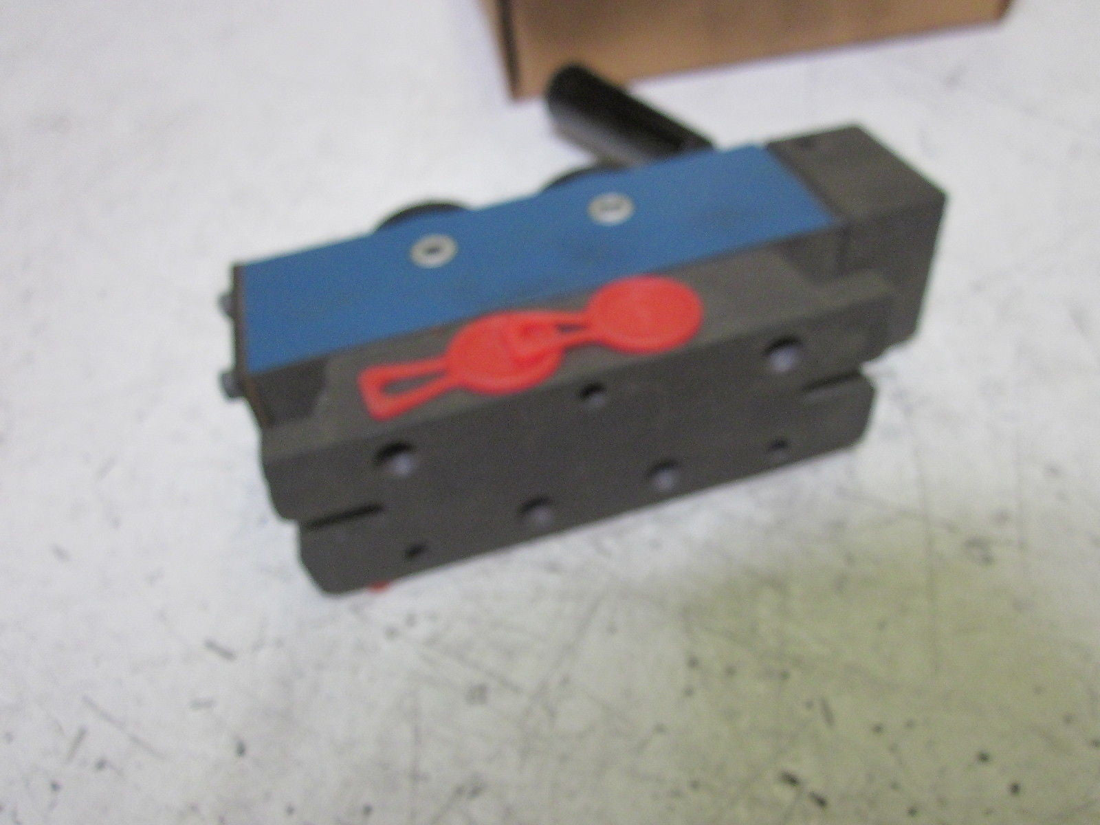 REXROTH PJ-030200 DIRECTIONAL CONTROL VALVE 150PSI  *NEW IN BOX*