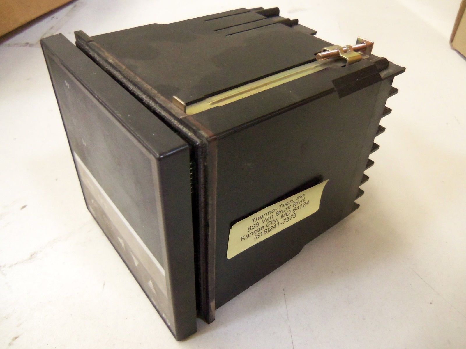 RKC REX-F9 TEMPERATURE CONTROLLER WNC-MM*NN-NN-N2W-NNN-NNN-NNN-NNNN *USED*
