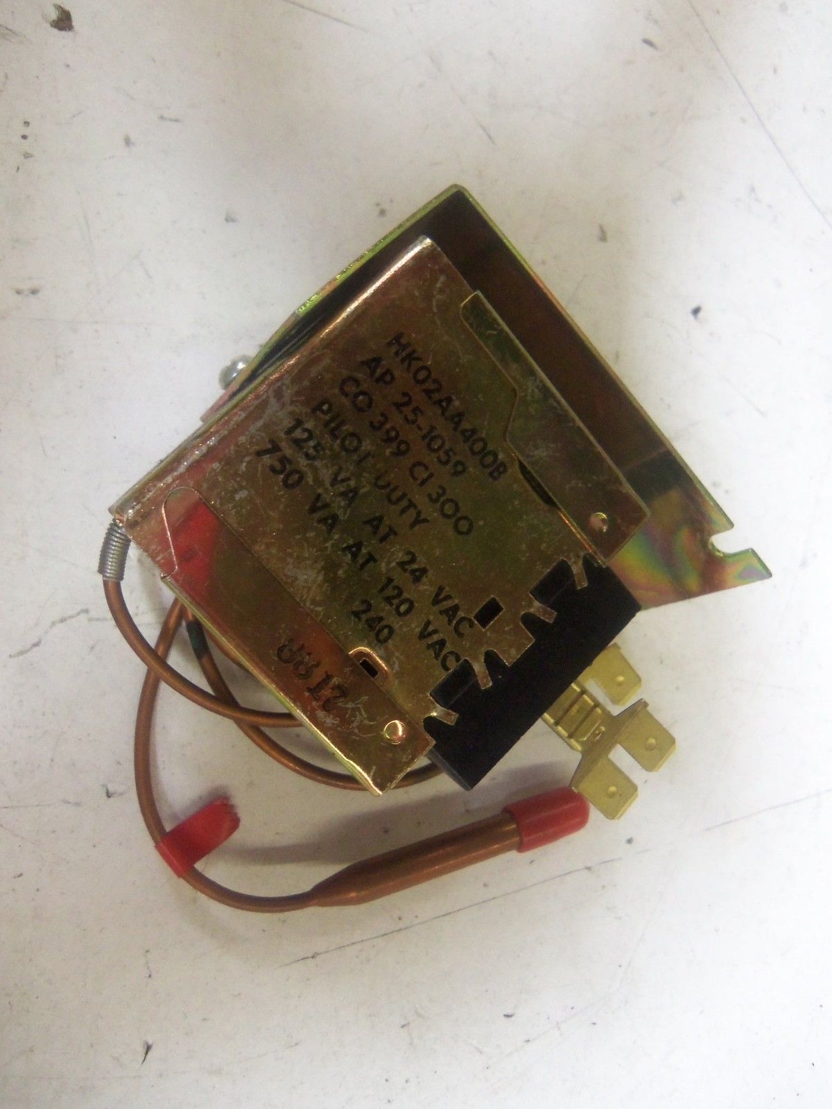 ROBERTSHAW HK02AA400B PRESSURE SWITCH *NEW NO BOX*