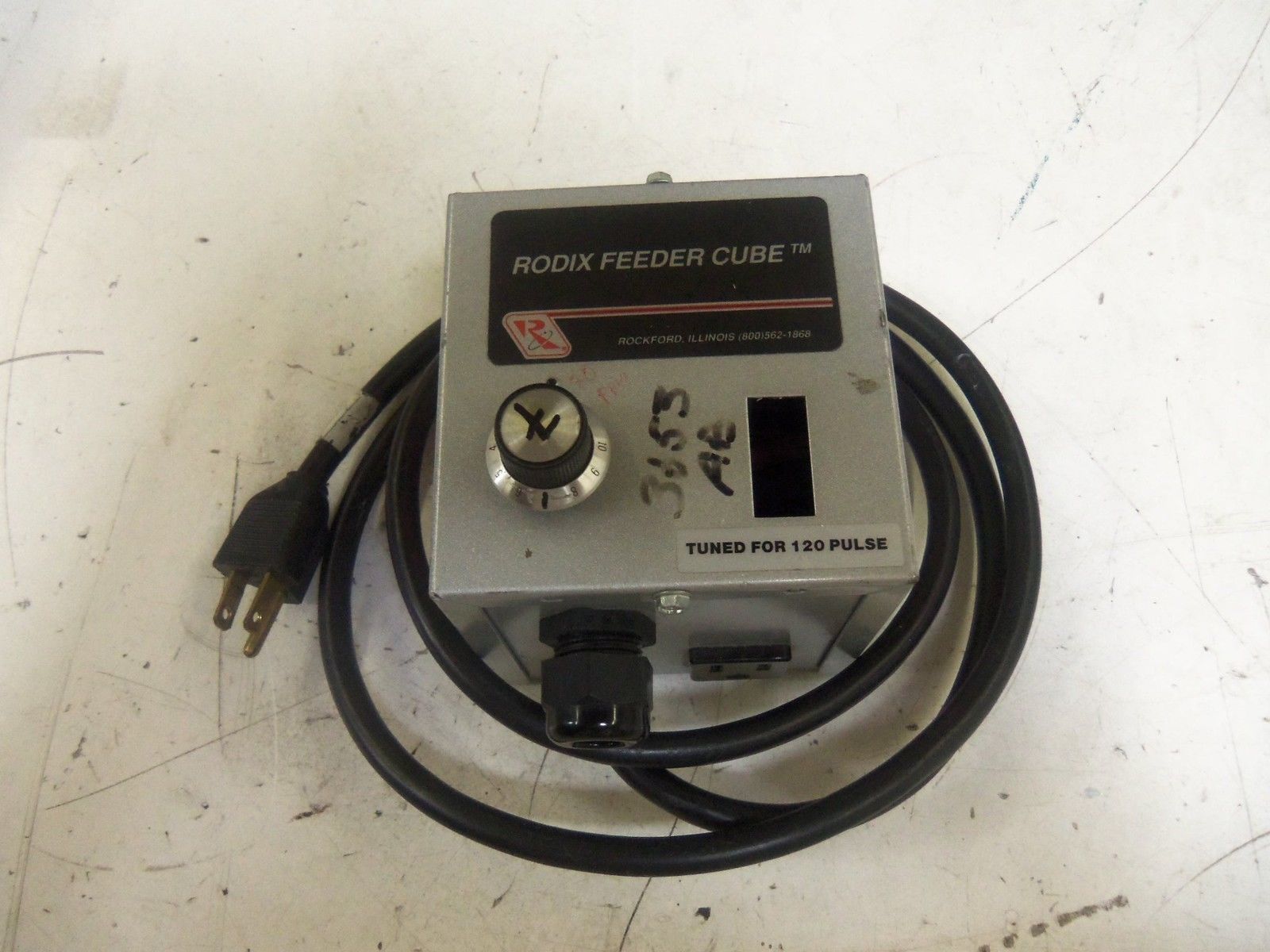 RODIX FEEDER CUBE 121-11 *USED*
